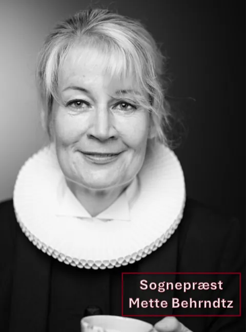 Portræt af sognepræst Mette Behrndtz i præstekrave.